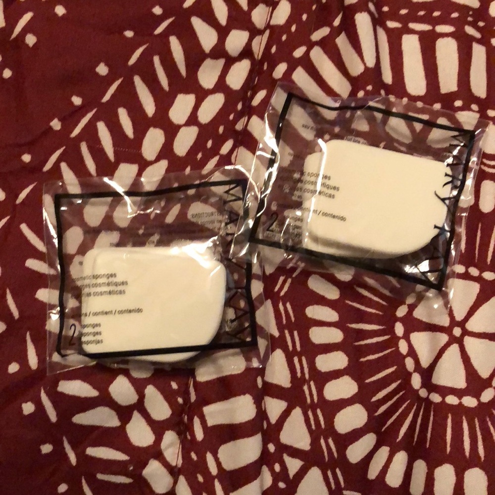 MK cosmetic sponge